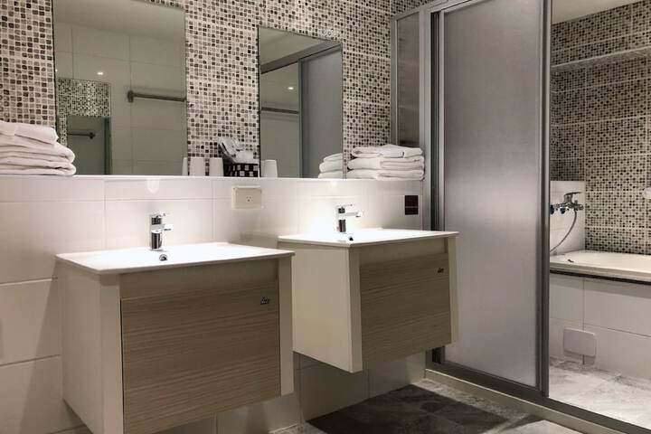 Room 16 of 34