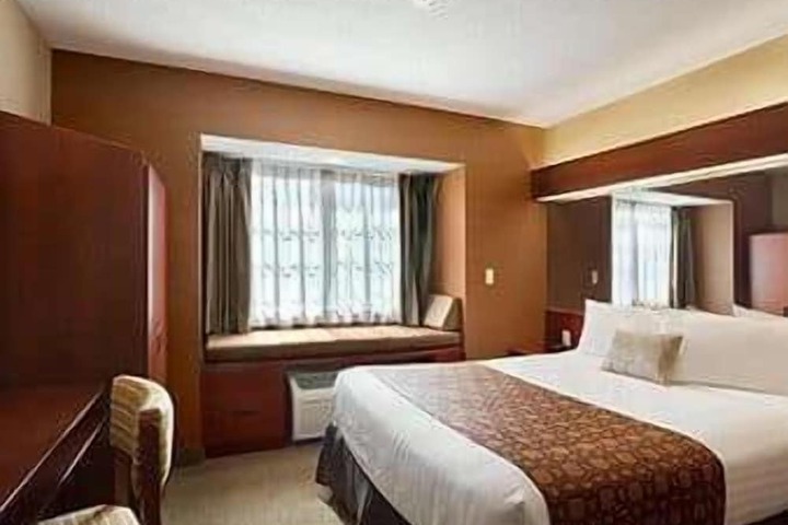 1 Queen Bed (33 of 34)