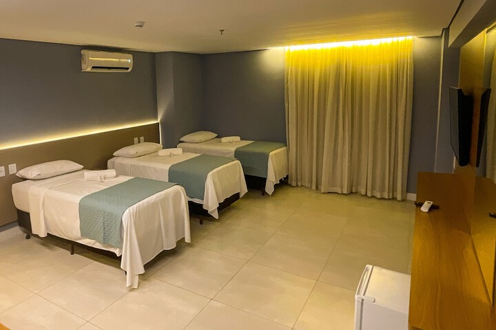 Room 8 of 25