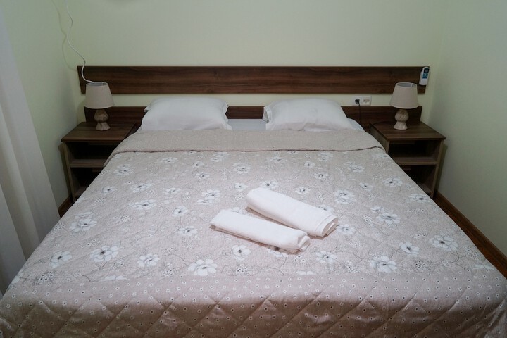 Room 4 of 10