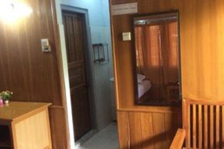 Room 21 of 32