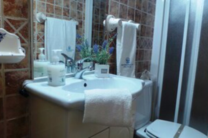 Room 2 of 26
