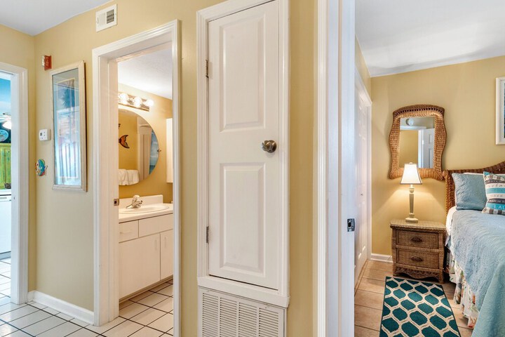 Room 3 of 3