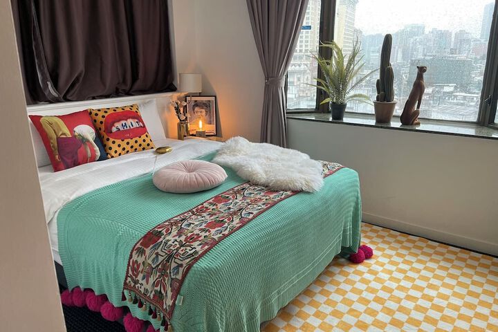 Room 13 of 73