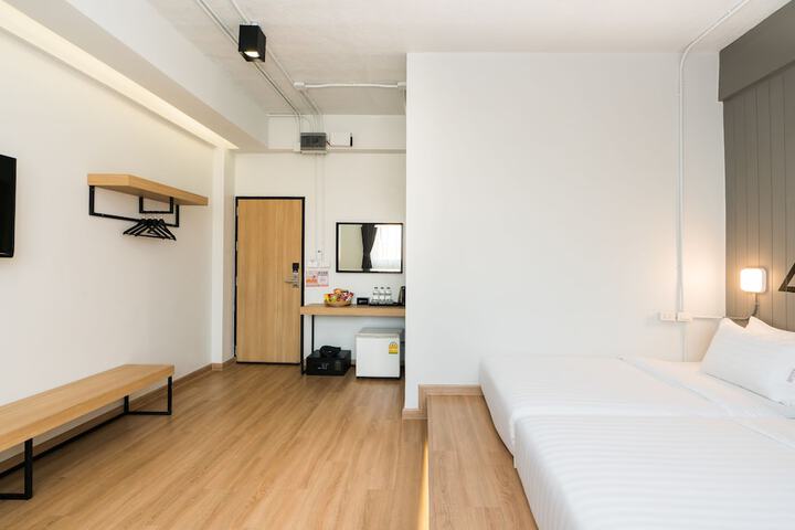 Room 26 of 96