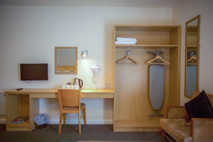 Room 19 of 29