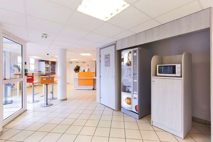 Entrance & Lobby