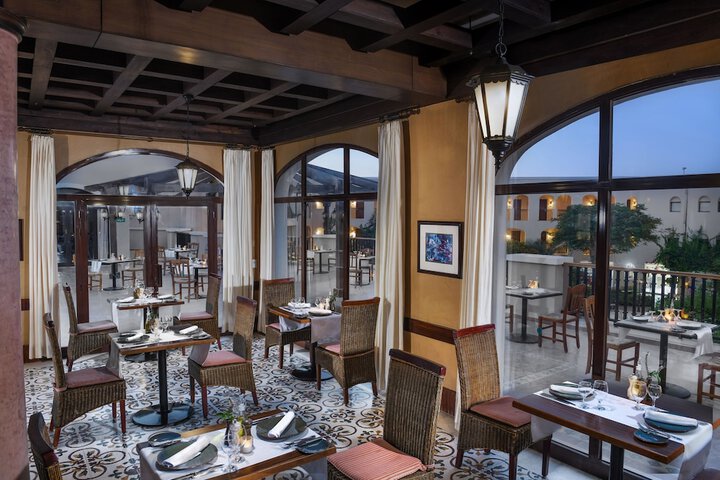 Dining 82 of 107