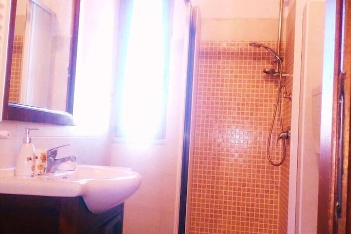 Room 25 of 131