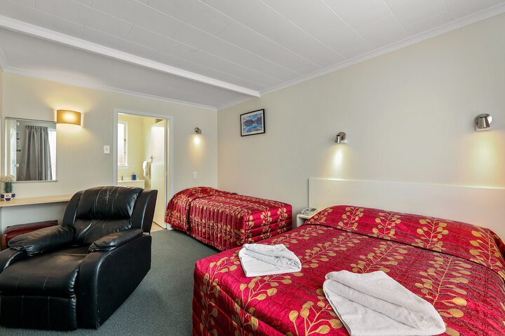 Room 12 of 38
