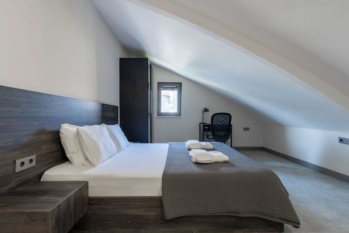 Room 73 of 150
