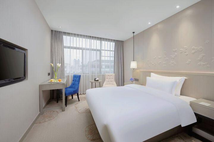 Room 25 of 100