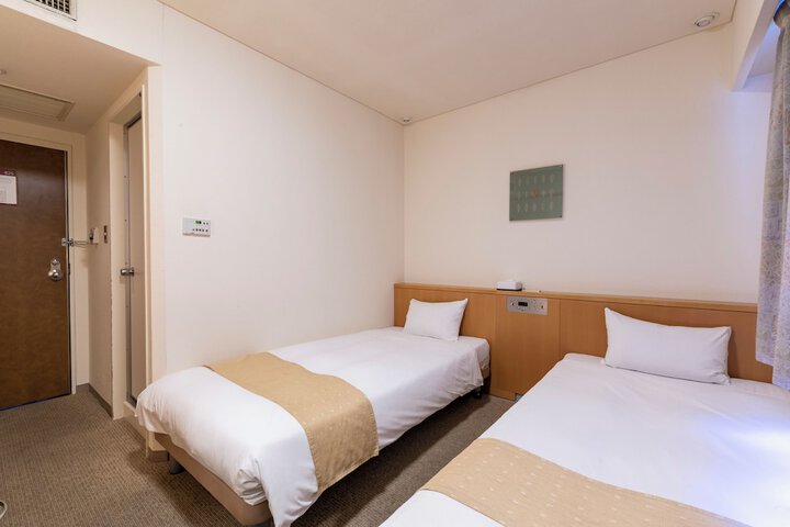 Room 14 of 26