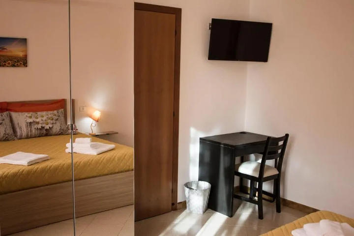 Room 2 of 13