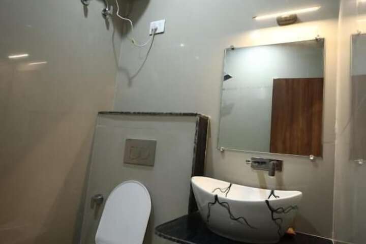 Room 15 of 21