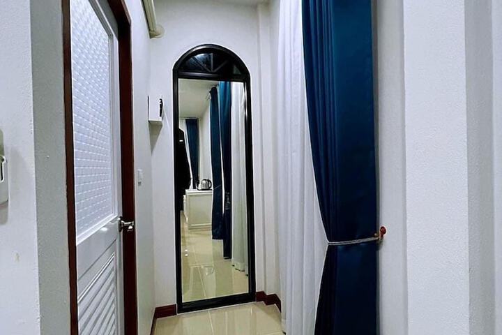 Room 7 of 49