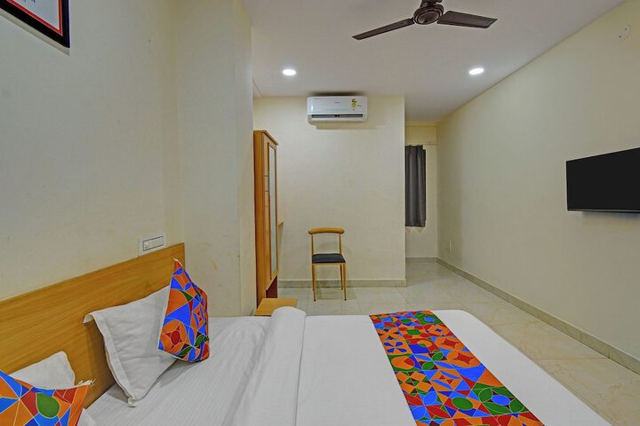 Room 11 of 27