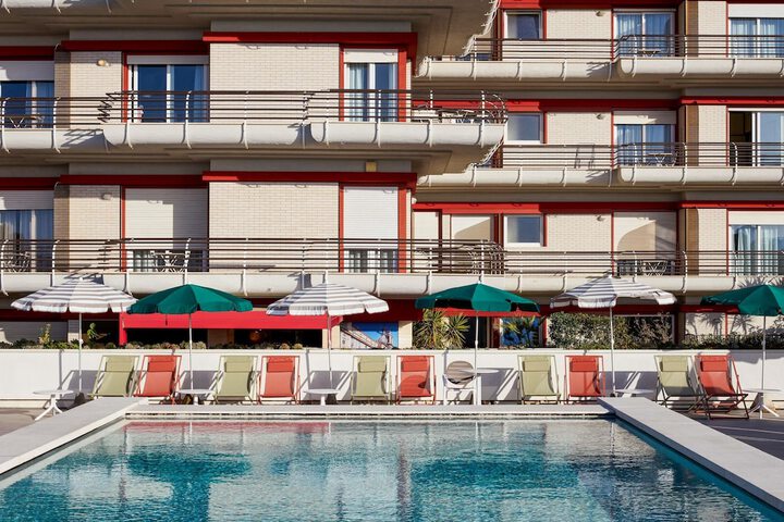 Pools & Facilities