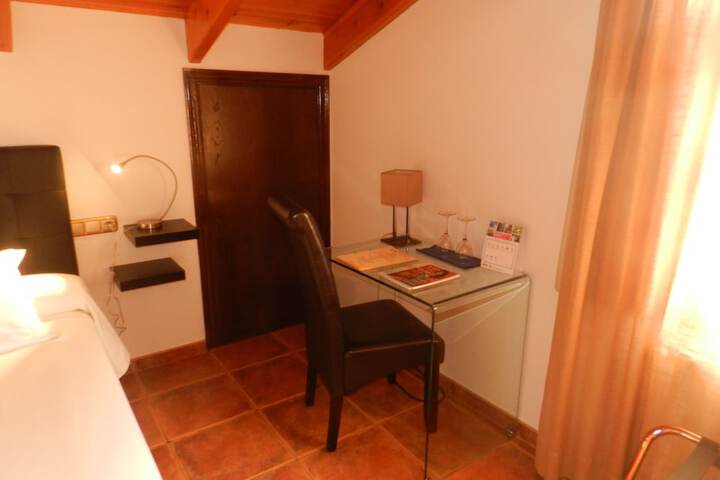 Room 12 of 46