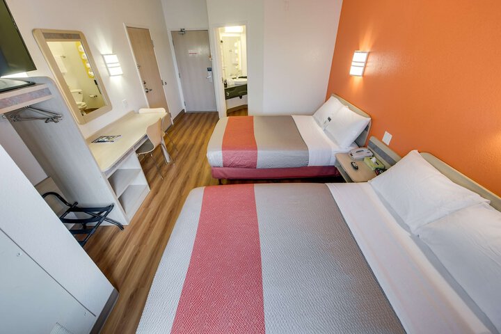 Room 16 of 35