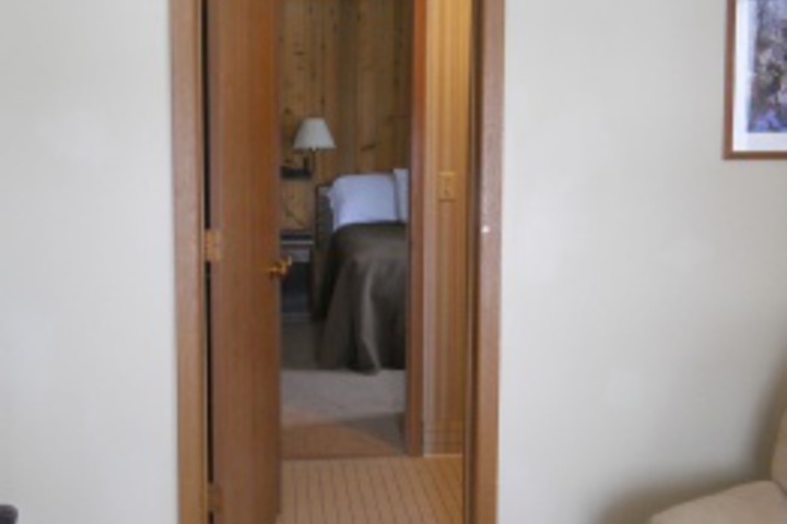 Room 142 of 348