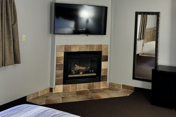 1 King Bed (12 of 25)
