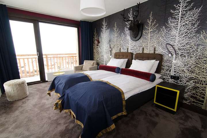 Room 11 of 42
