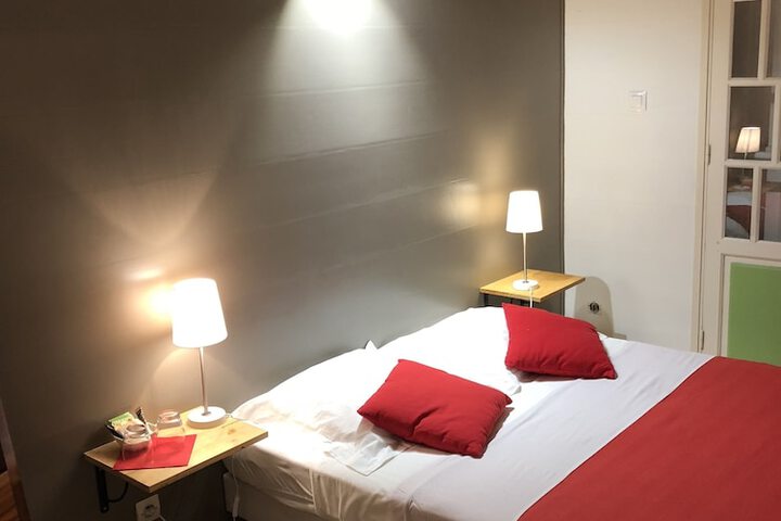 Room 6 of 8