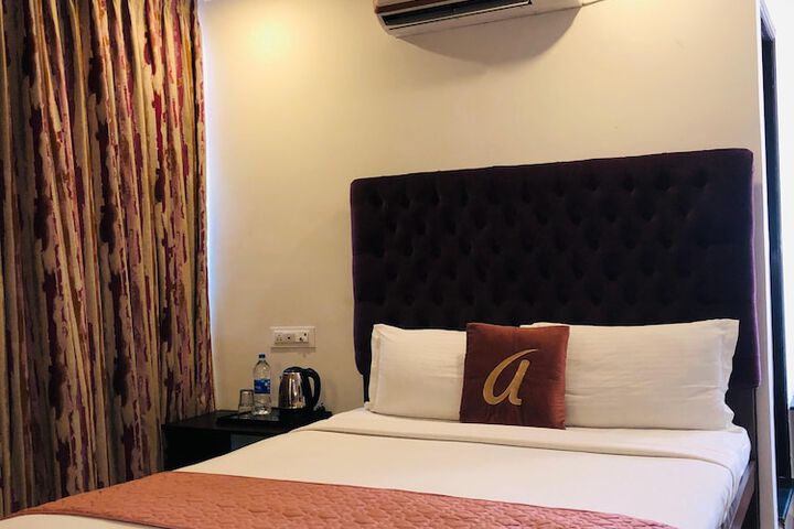 Room 3 of 21