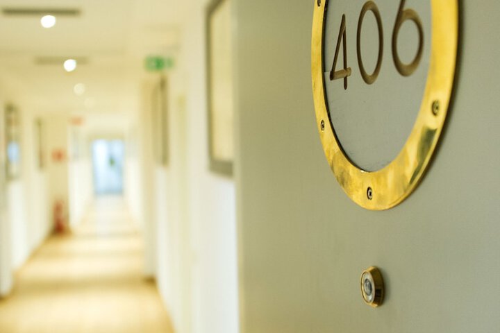 Room 37 of 178