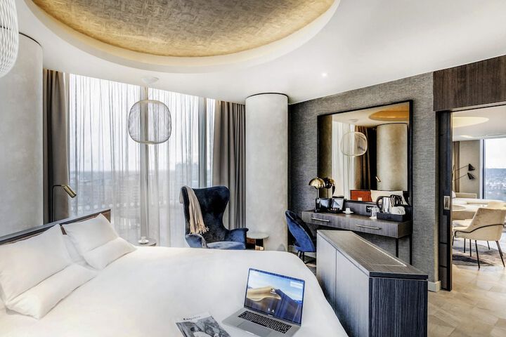 Room 19 of 119