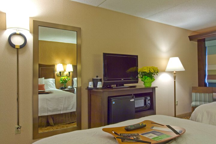 2 Queen Beds (3 of 6)