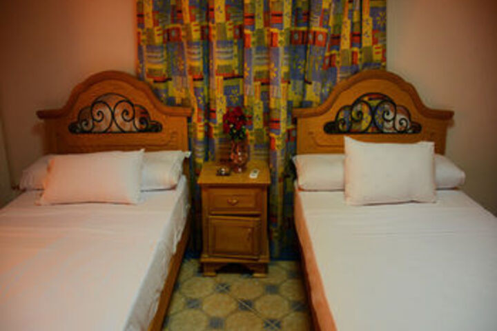 Room 11 of 22