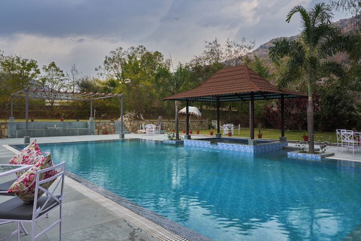 Pool 35 of 83