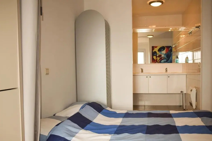 Room 2 of 13