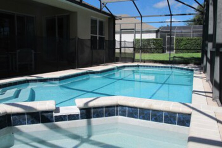 Pool 275 of 291
