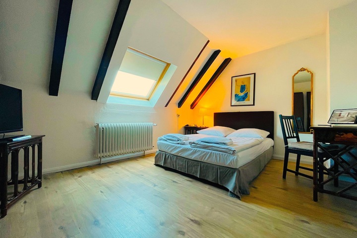 Room 32 of 75