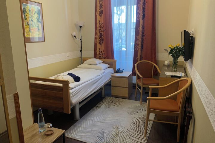 Room 7 of 37