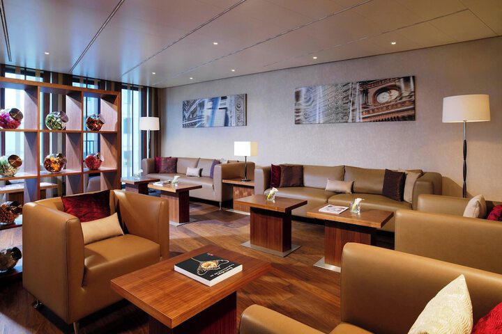 Lounge 87 of 117