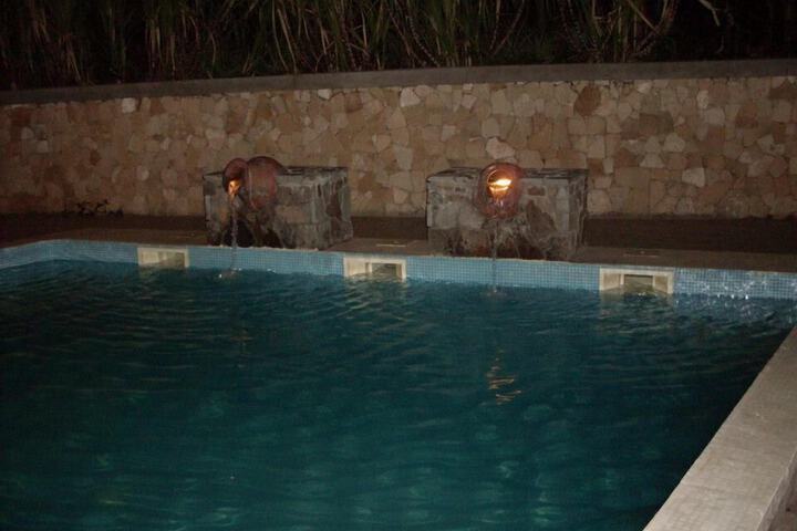 Pool 12 of 33