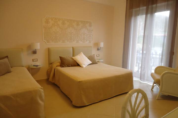 Room 2 of 95