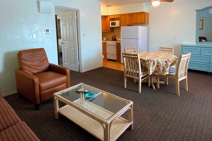 Room 9 of 16
