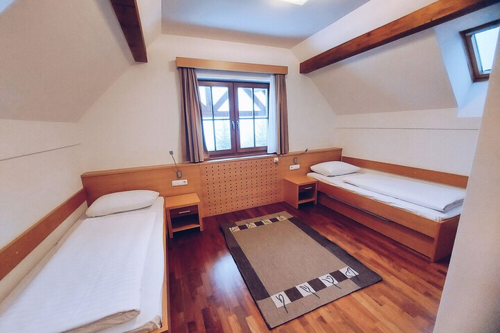Room 35 of 188