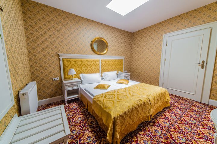 Room 20 of 66