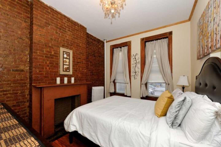 Photo of Fantastic 2 bedroom Midtown East 8569