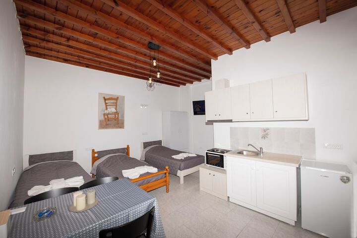 Room 2 of 8