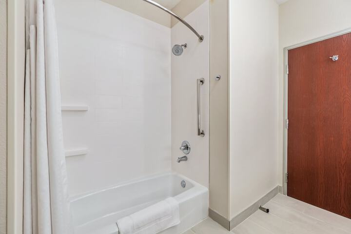 Room 45 of 82