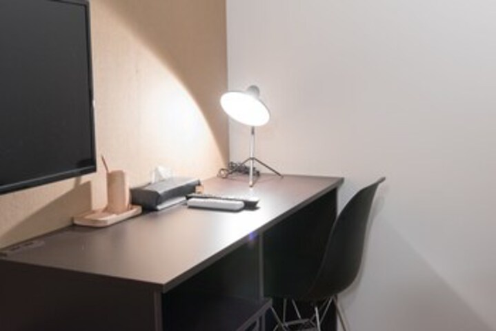 Room 16 of 214