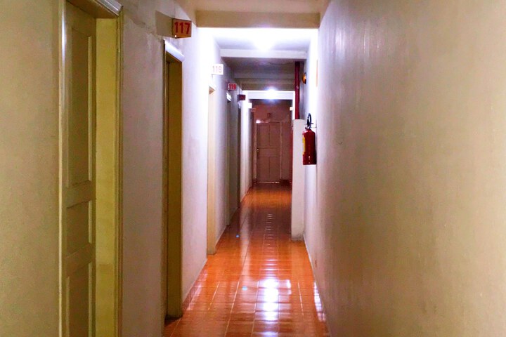 Ballroom/Hall 34 of 38