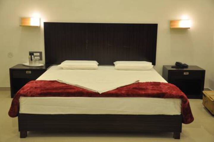 Room 1 of 8